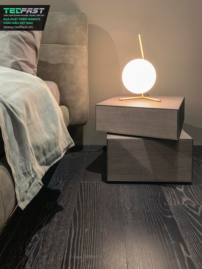 Hình ảnh Chiếc đèn ngủ với hình mặt trăng được đặt trên những hộp gỗ Hiện đại